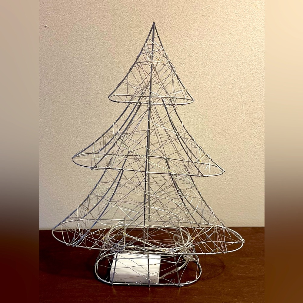 Silver Metal Tree with Battery Powered Lights - Excellent Preowned Condition